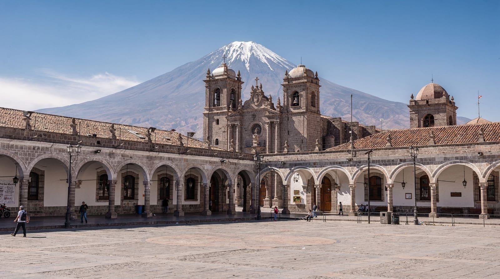 Cusco to Arequipa overland — a trip report — I took the long road from Cusco to Arequipa instead of flying. The bus, the whit