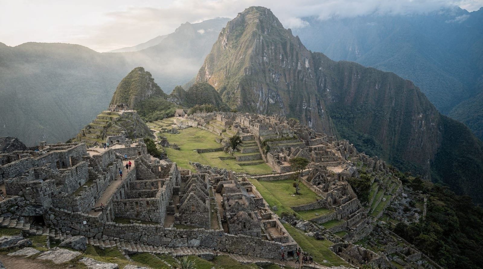 Cusco: Machu Picchu + Tourist Train + Entrance Ticket
