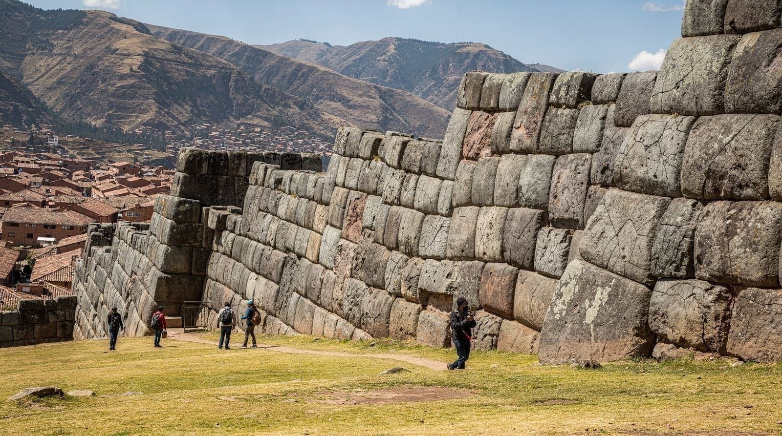 Cusco's archaeological sites: what to see and what the ticket covers — A guide to Cusco's Inca sites: Sacsayhuamán, Qorikancha, the ruins above town, a