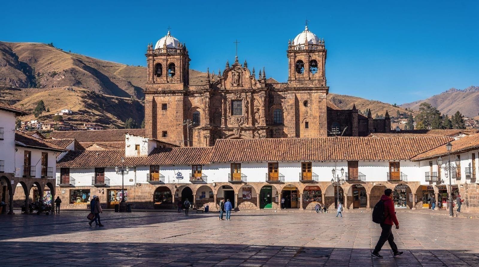 Cusco in the dry season: April to October, month by month — What the Cusco dry season is really like April to October — clear days, freezing
