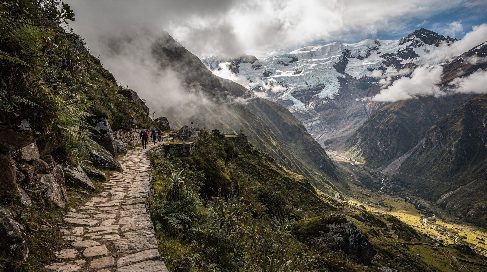 Comparisons — Inca Trail vs. Salkantay, Vinicunca vs. Palccoyo, PeruRail vs. Inca Rail, Cusco 