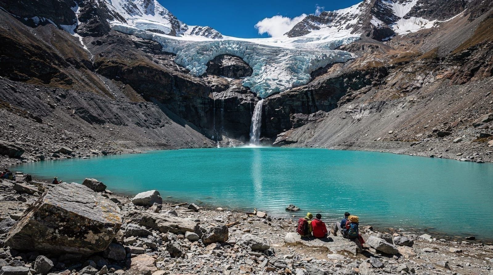 Laguna 69 complete guide: the honest version — Everything about Laguna 69: the 4,600 m hike difficulty, acclimatisation, costs 